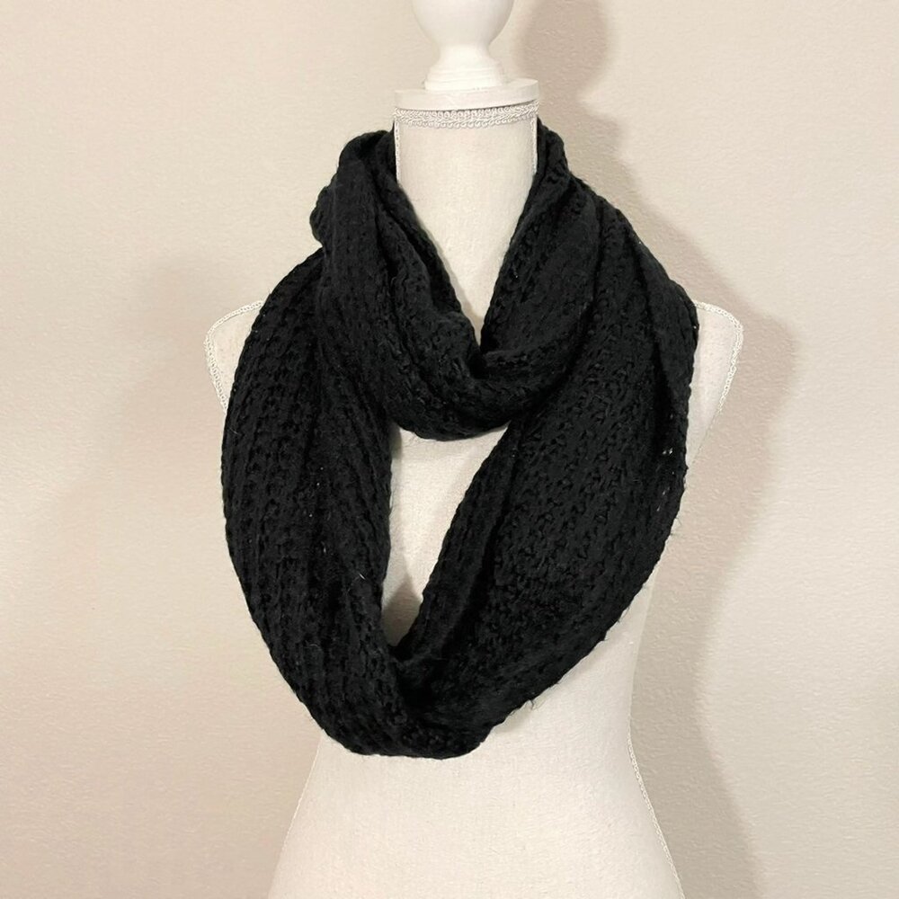 COTTON ON Black Chunky Ribbed Knit Infinity Scarf One Size OSFA Winter Accessory